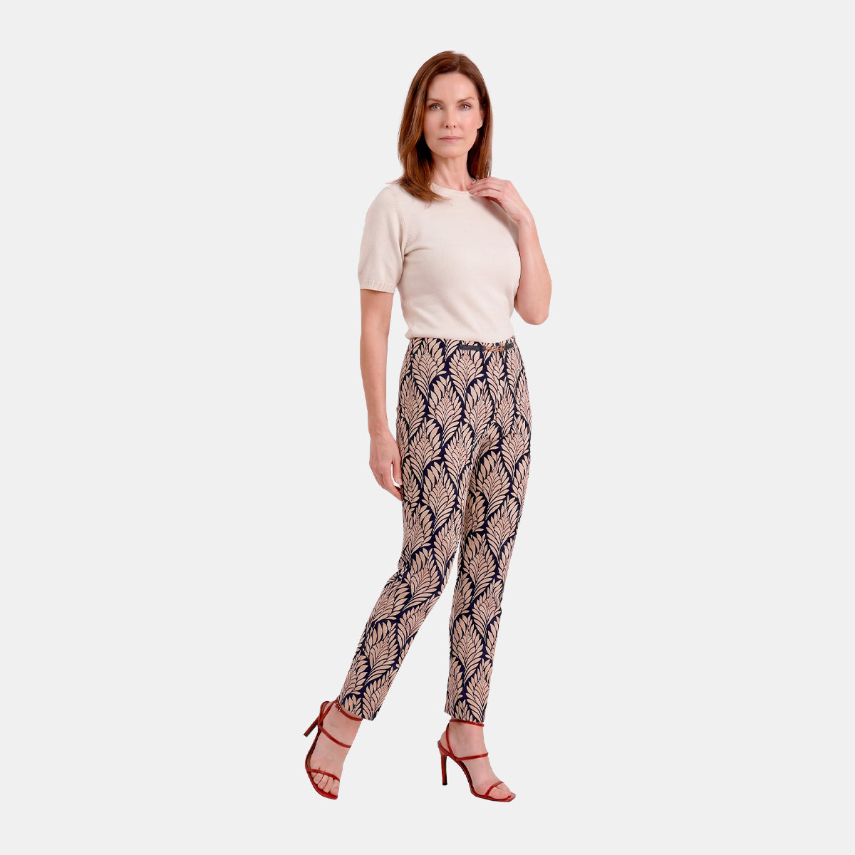 V67242 - Pantalón recto estampado con hebilla en pretina Leah