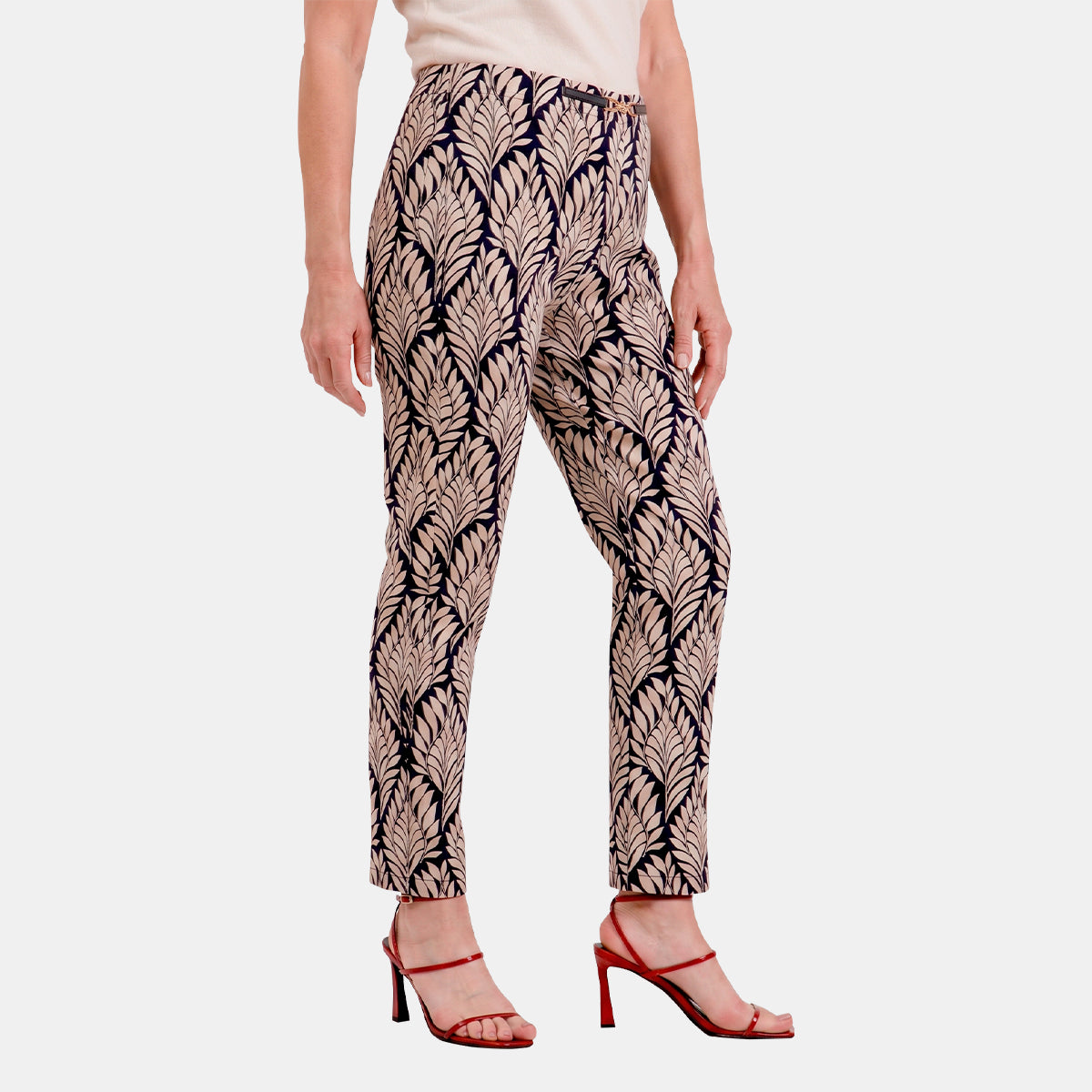 V67242 - Pantalón recto estampado con hebilla en pretina Leah
