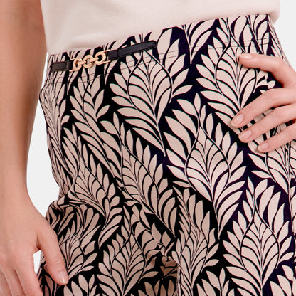 V67242 - Pantalón recto estampado con hebilla en pretina Leah