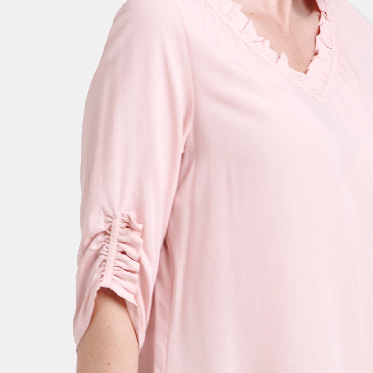 V67902 - Blusa escote V con detalle Maeli