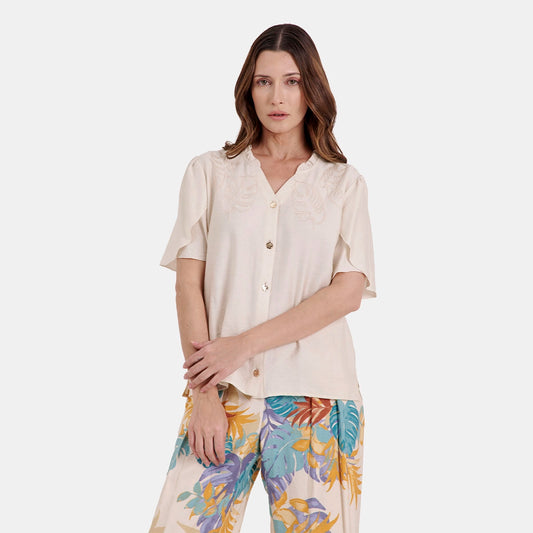 V68302 - Blusa bierta con bordado Catalina