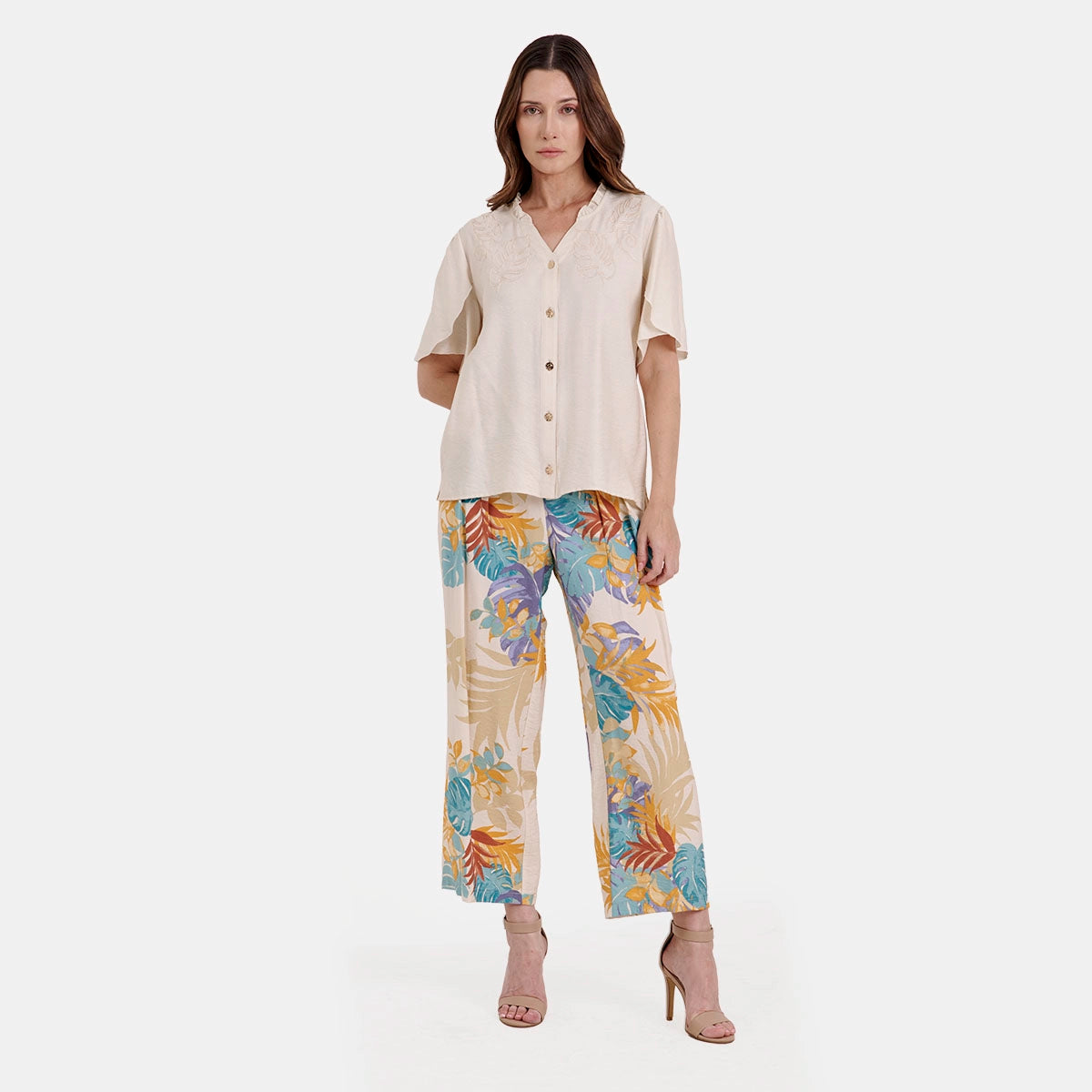 V68302 - Blusa bierta con bordado Catalina