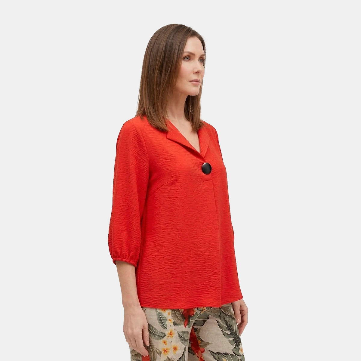 V68902 - Blusa cuello V con broche Taniana