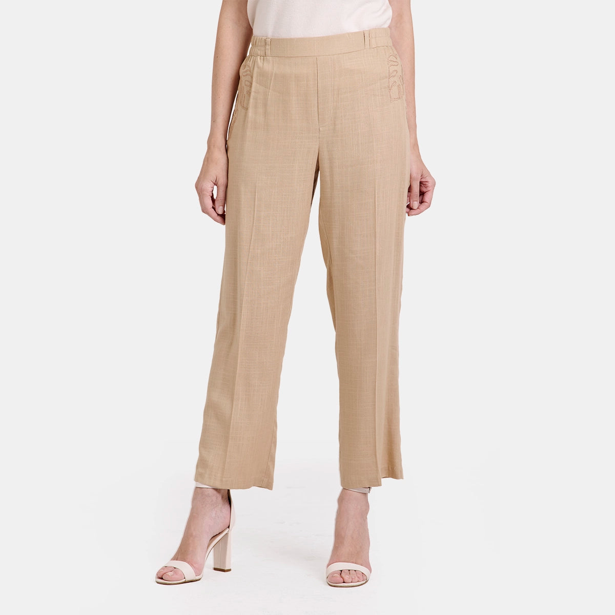 V68942 - Pantalón con borado de palmas Catalina