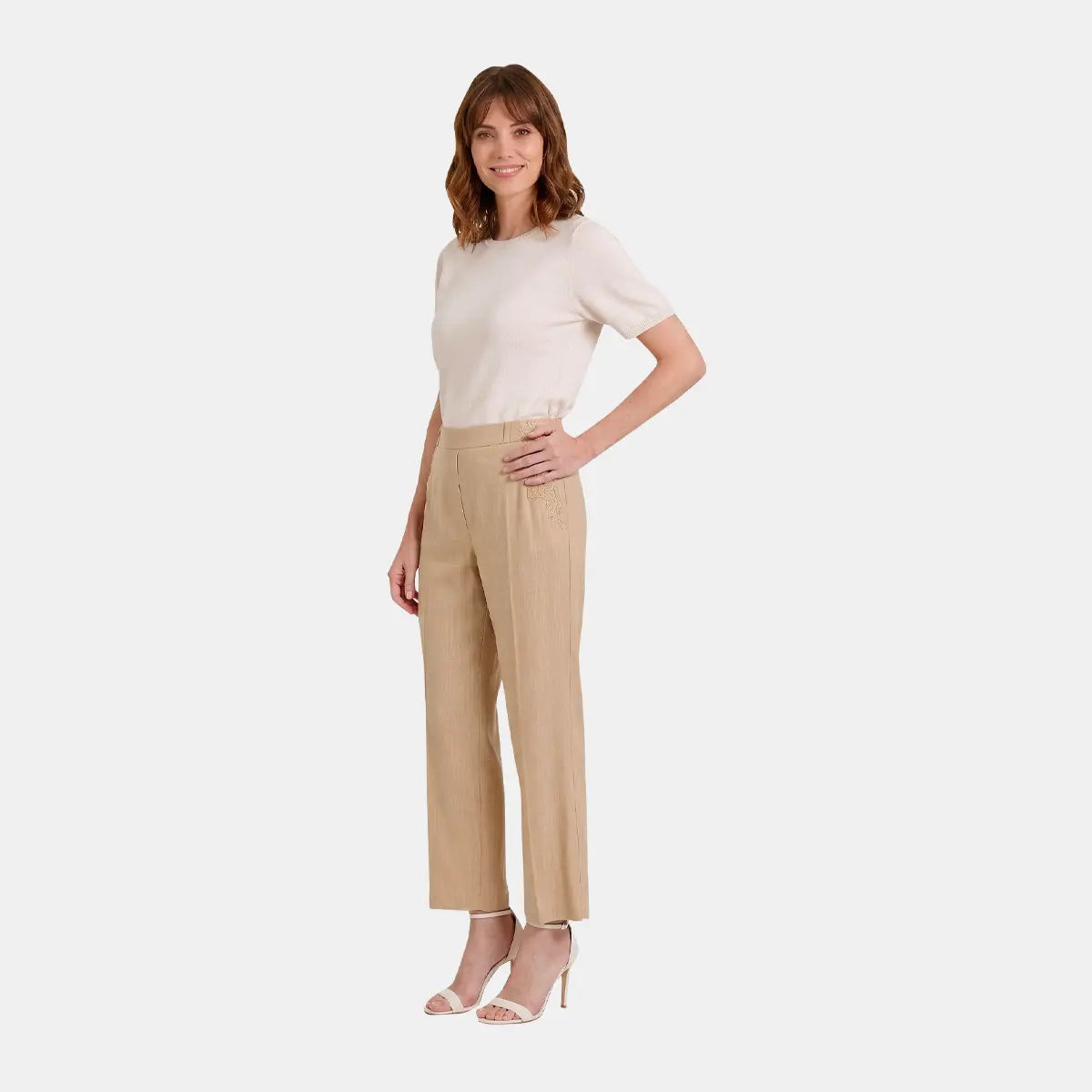 V68942 - Pantalón con borado de palmas Catalina