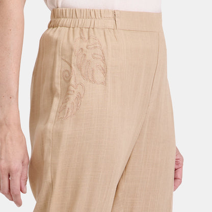 V68942 - Pantalón con borado de palmas Catalina