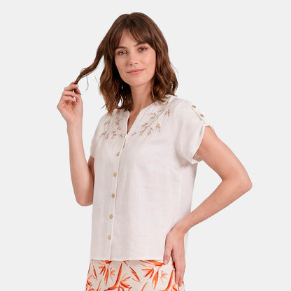 V69002 - Blusa con bordado y botones al frente Keisha