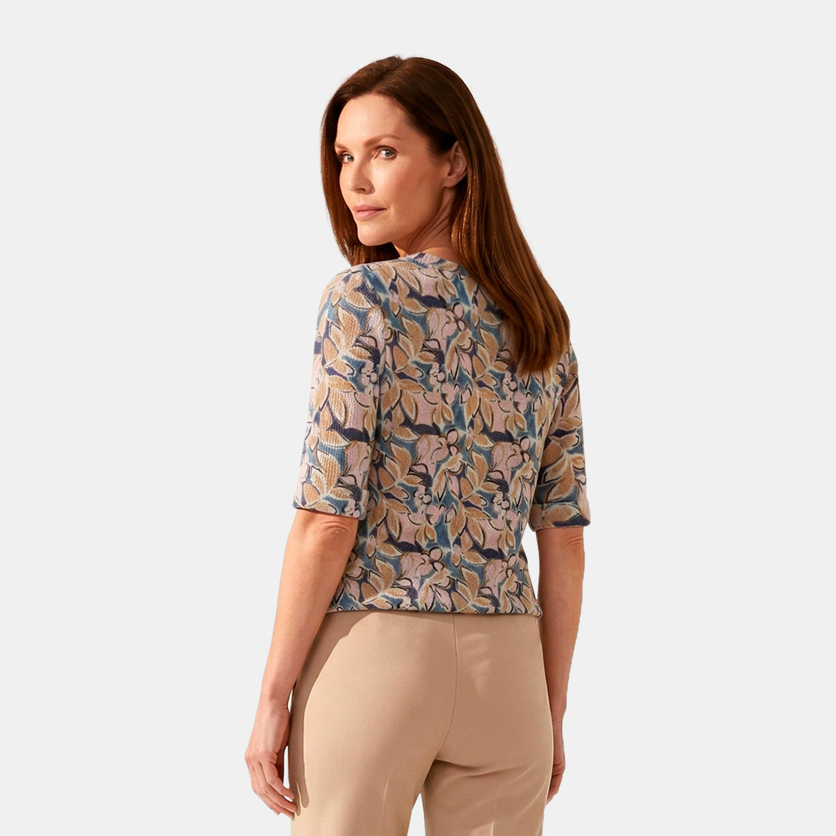 V69101 - Blusa estampada cuello redondo complementos