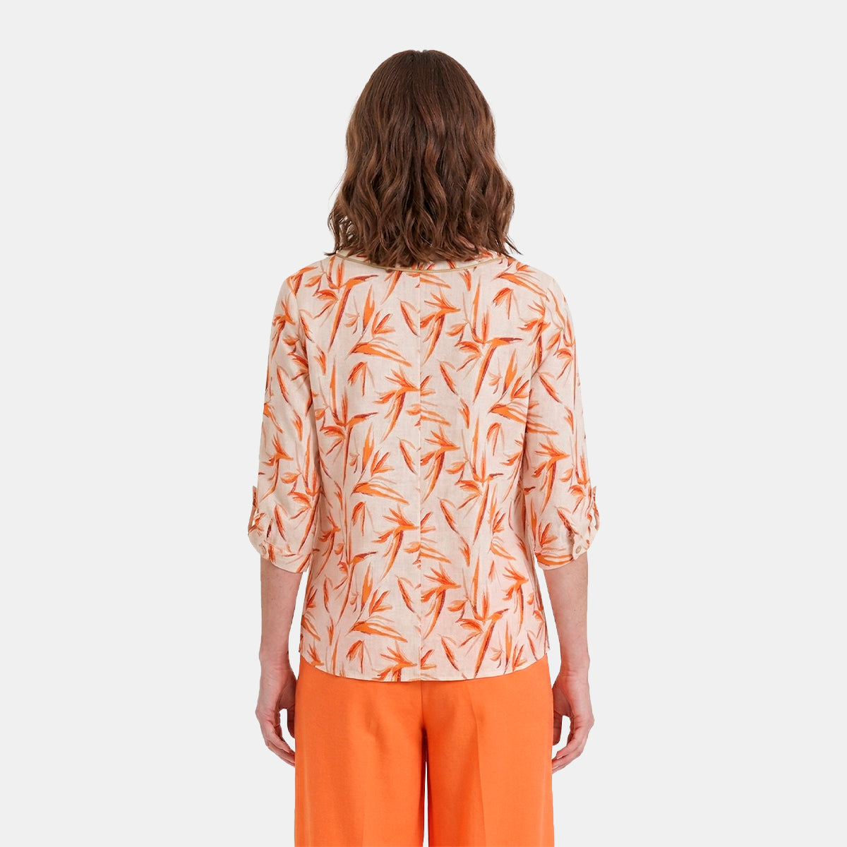 V69102 - Blusa estampada con cuello tipo mao Keisha