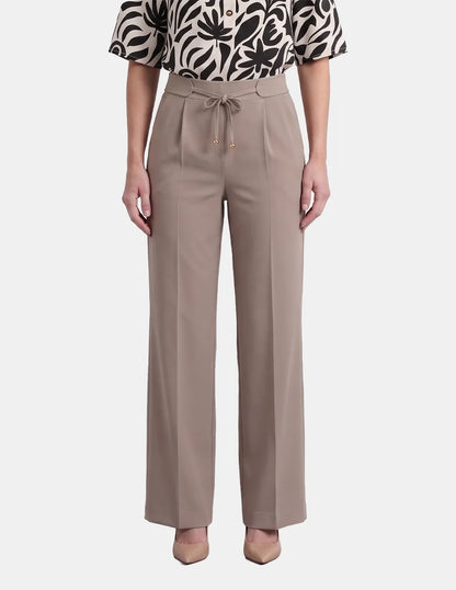 Pantalón con bolsas Celyn
