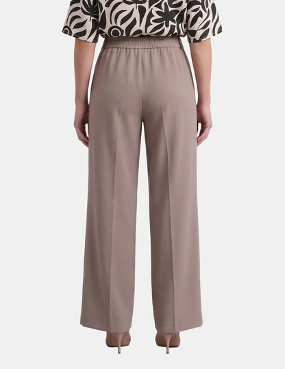 Pantalón con bolsas Celyn
